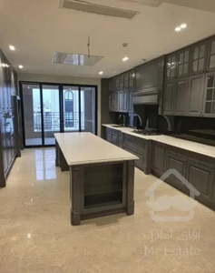 ۱۸۰ متری، لوکس فول امکانات رسالت