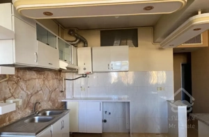 آپارتمان ۶۵متری طبقه سوم تمیز و حاشیه