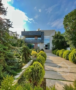 ۵۵۰ متر ویلا /تریبلکس/فول امکانات/مهندسی ساز/ساحلی