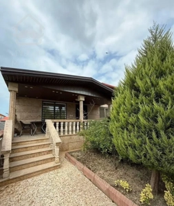 ویلا فلت سر سبز در شهرک ساحلی