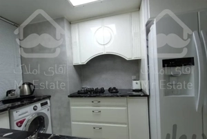 بیمه سوم آپارتمان 98متر دوخوابه