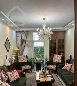 ۸۵متر ۲خواب سالن پرده خور با پارکینگ خ عادل