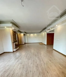 قیطریه ۲۶۰ متر ویلایی ۱ از ۳/حیاط اختصاصی بزرگ