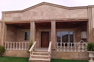 فروش ویلاساحلی خوشقیمت استخردار