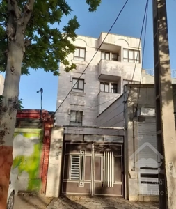 آپارتمان ۸۰ متری بر خیابان اصلی