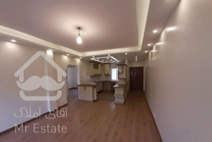 آپارتمان دو خوابه۸۰ متری ، شمال بیمه خیابان ریاحی