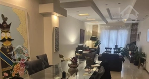 82 متر فول امکانات سالن پرده خور فول بازسازی شده