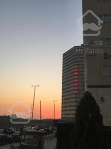 ۸۹متری ۲ خواب در آخرین طبقه برج ارکیده