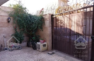 حیاط مشترک راه مستقل ۷۵متری حاج منصور