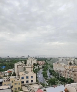 فروش آپارتمان ۳۰۰مترهمکف با حیاط اختصاصی