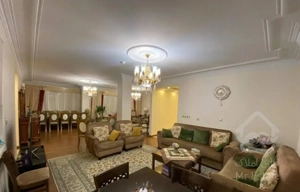 فروش واحد مسکونی ۱۸۰ متری شهرک محلاتی