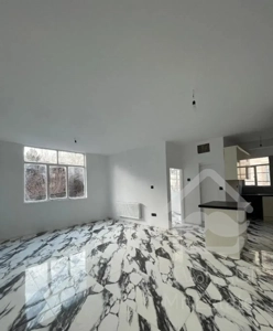 ظفر ۱۱۰ متر بنای مستقلاتی فول نوسازی شده با حیاط