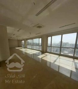 ۲۳۰ مترمهماندوست خوش نقشه و نور عالی با ۳ پارکینگ