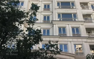 ۳۱۰مترکامرانیه شمالی/خوش نقشه/۳پارکینگ/فول