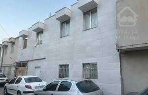 فروش خانه دو طبقه حیاط دار