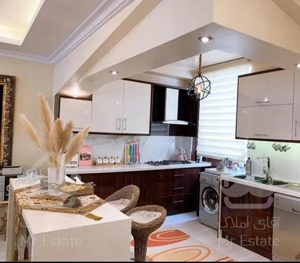 ۹۰ متر ۲ خواب /فول امکانات/تراورتن /سالن پرده خور