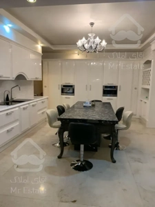 شمال جردن‌. ۱۲۵متر. ۴ سال ساخت. ۲پارکینگ سندی باکس