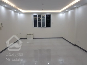 ۷۱ متر روی همکف / پارکینگ و انباری