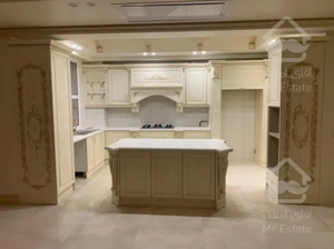 فروش آپارتمان 241متری در نیاوران