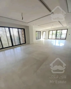 ۵۵۰متر موقعیت‌اداری ۸پارکینگ کلیدنخورده.