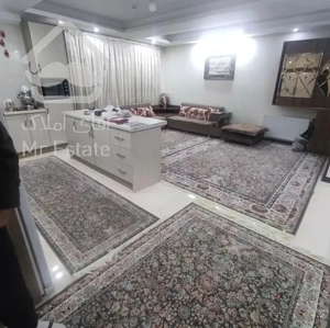 ۷۶متر سالن پرده خور غرق در نور