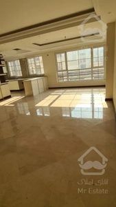 ۲۰۰متر / کلید نخورده/ بهترین طبقه