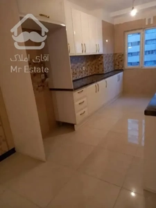 اجاره آپارتمان دارای چشم انداز شیک و نورگیری عالی برج های ارکیده دریاچه چیتگر