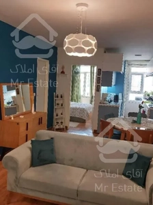 92متر/سالن وسط/بدون پرتی/خوش قیمت