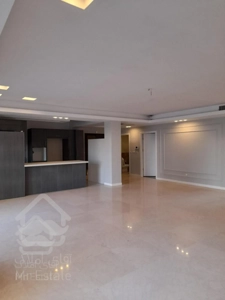 161 متر. طبقات فوقانی. ۲پارکینگ سندی