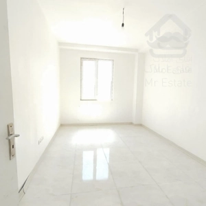 آپارتمان سندار/نور از دو جهت /متری ۲میلیون زیر قیمت