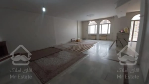 آپارتمان ۱۰۸متری/ تکواحدی/ بازسازی شده/ مساعد مشارکت/ زیرقیمت