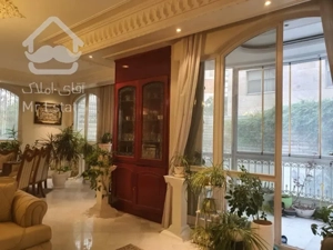 ۷۰۰ متر ویلا شهرک غرب بخشی تهاتر با آپارتمان