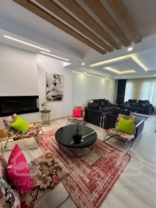 واحد آپارتمان 155 متری / زیر قیمت منطقه/ مشاعات آبی فعال