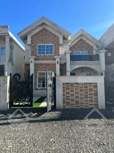 ویلا استخردار نمااجری ۲۲۰متری