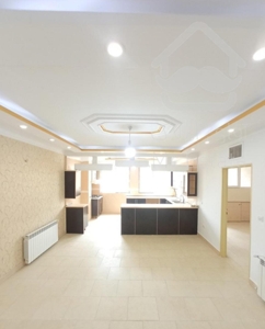 خرید آپارتمان 85متر نما تراورتن حیاط رودخانه دارد