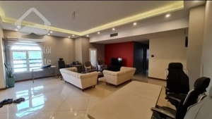 قلهک۱۳۰ متر/۳خواب/تک واحدب