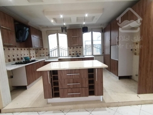 99 متر،تک واحدی، آلاله شرقی