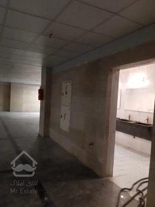 فروش اقساطی مغازه ۴۱ متری روبروی درب اصلی پاساژ در حسین آباد