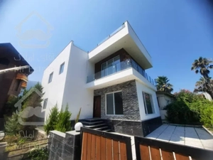 فروش ویلا در نوشهر شهرکی جنگلی سند دار کلید نخورده شیک