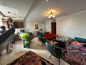 93متر/کم واحد/لوکیشن عالی/خوش نقشه