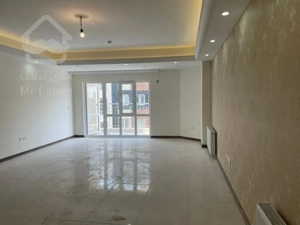 فروش آپارتمان 90 متری رو به کوچه با نور عالی 9ساله