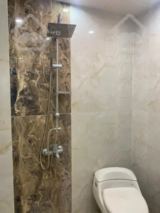 ۷۹ متر /دو خواب/فول امکانات /غرق نور