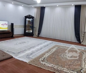 ۸۳ متر فول سالن پرده خور کم واحد