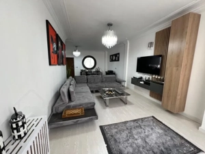 فروش آپارتمان 93متری فول بازسازی فول امکانات سالن پرده خور جنوبی