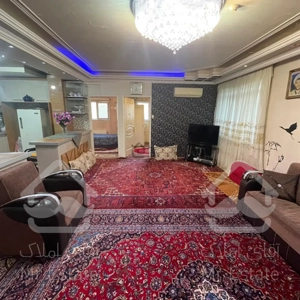 ۷۲متر دارای پارکینگ و آسانسور