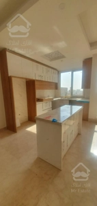 ۹۵ متر*رو به جنوب*کلید نخورده*پونک