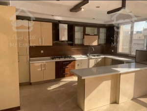 ۱۱۰ متر/ خوش نقشه/شهرک غرب