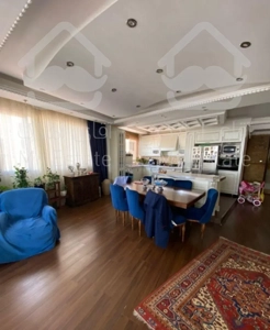 ۹۰ متر/۲ خواب/خوش نقشه/۲ پارکینگ سندی/چهارباغ