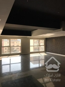 *قلب میرداماد/90 متر سنداداری/لابی/نوساز شیک*