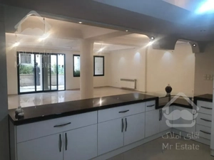 250 متر آپارتمان با 100متر حیاط اختصاصی